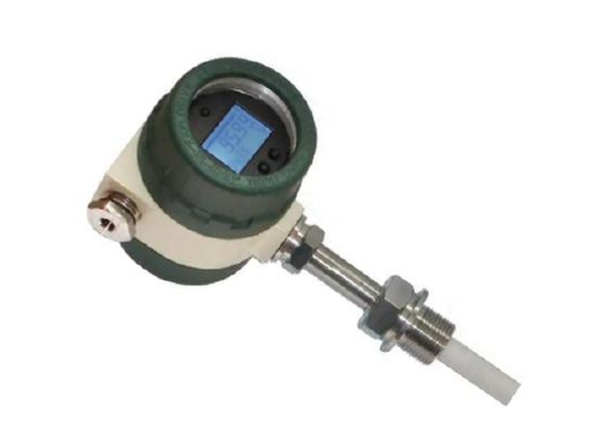 Level transmitter for tanks