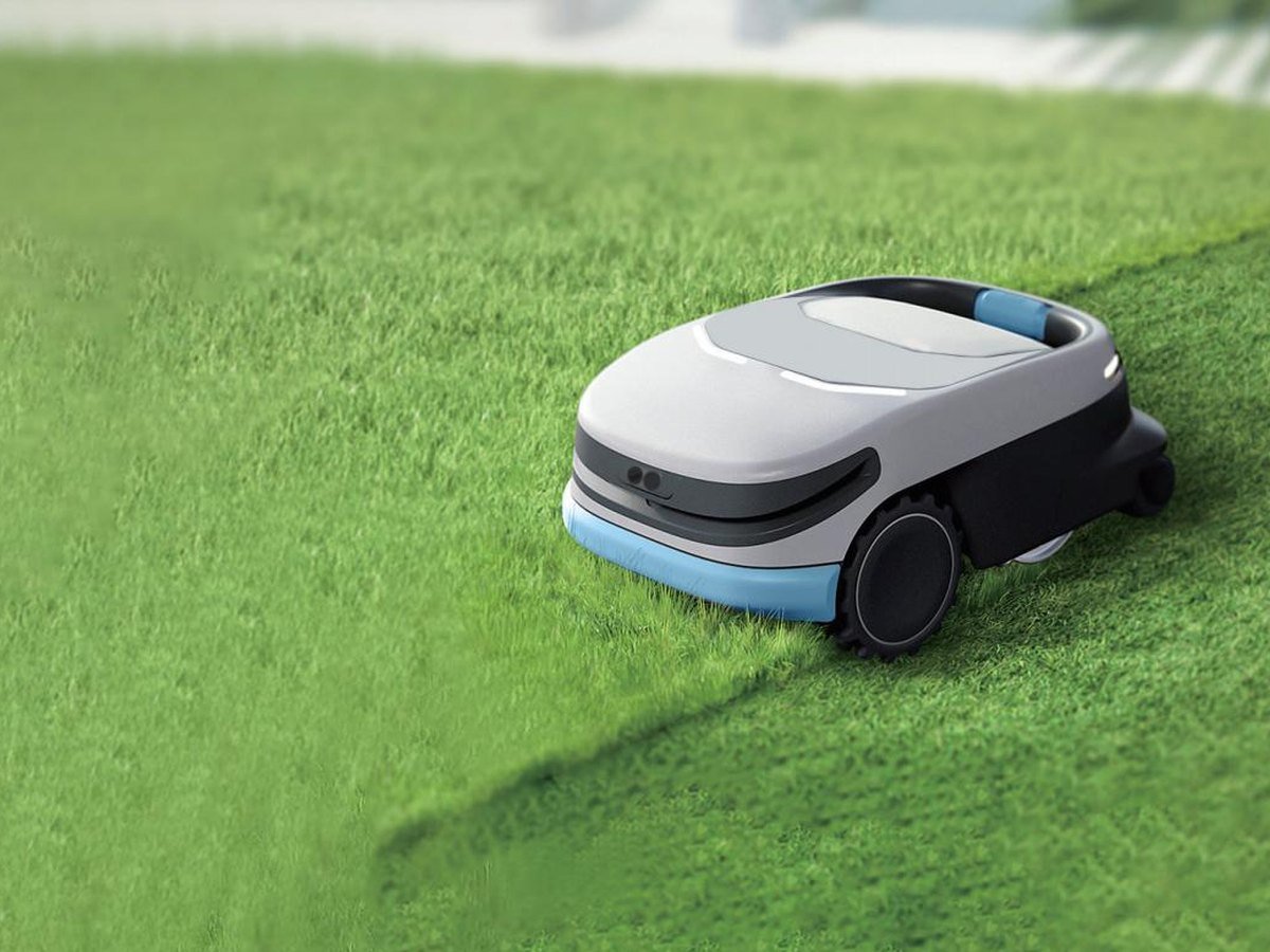 Robotic lawn mower using ultrasonic obstacle sensors